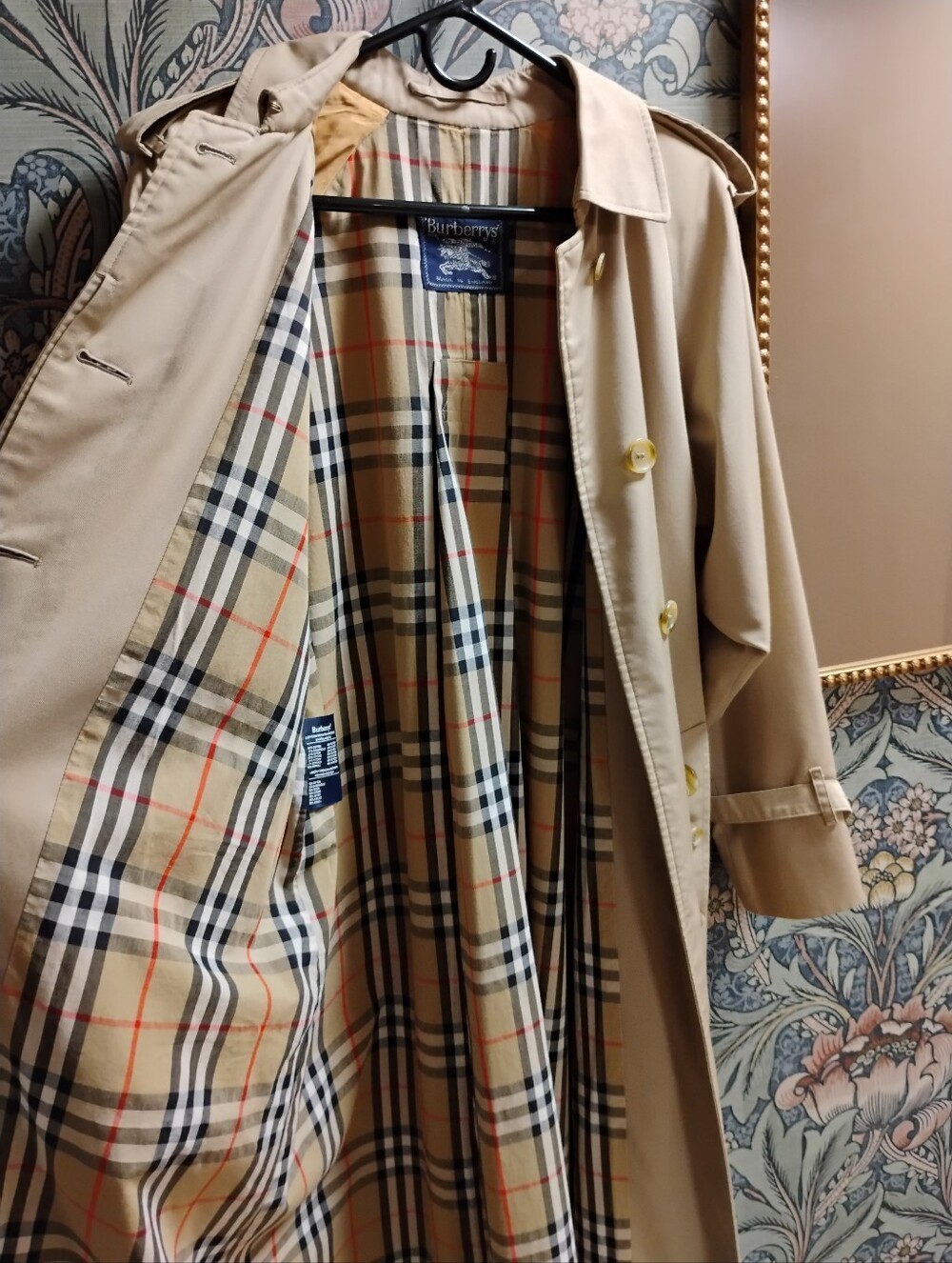 Vintage Burberry Classic Beige Trench Coat Single Breasted with Belt - Picture 6 of 14